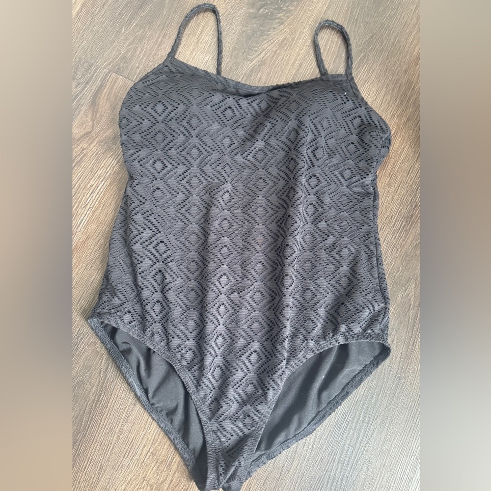 Black Catalina Black Lace-Texture One-Piece Swimsuit. Adjustable straps sz XL